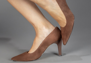 comfortable brown heels